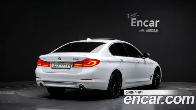 BMW 5 Series 2018 — Photo 8/20