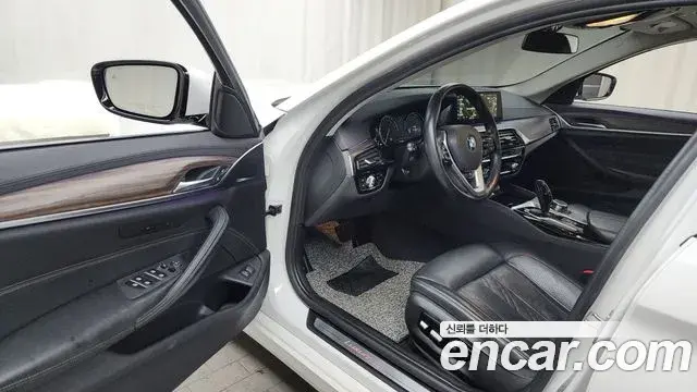 BMW 5 Series 2018 — Photo 20/20