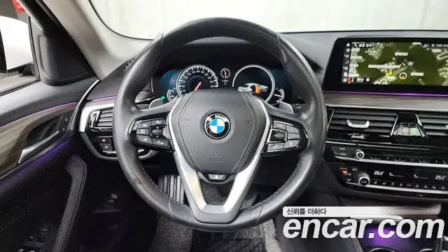 BMW 5 Series 2018 — Photo 7/20
