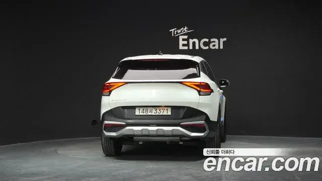 Kia Sportage 2022 — ფოტო 18/20