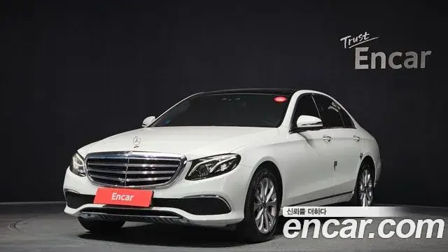 Mercedes-Benz E-Class 2019 — Фото 1/20
