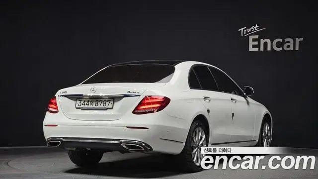 Mercedes-Benz E-Class 2019 — Фото 2/20