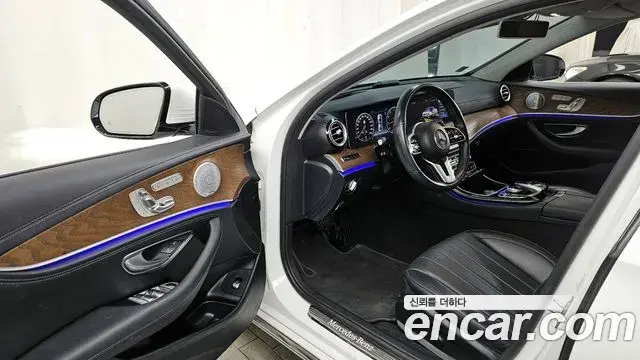 Mercedes-Benz E-Class 2019 — Фото 10/20