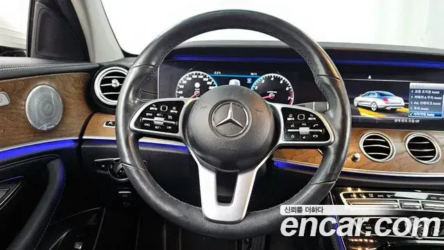Mercedes-Benz E-Class 2019 — Фото 13/20