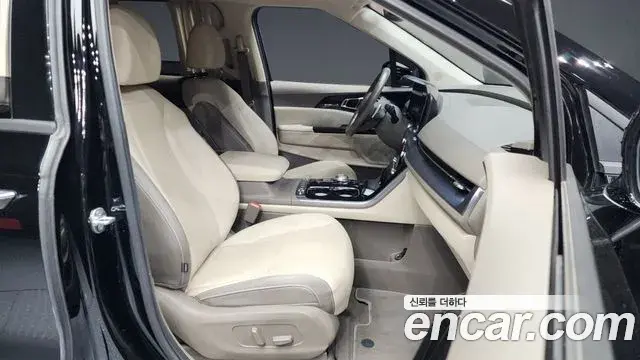 Kia Carnival 2021 — Şəkil 19/20