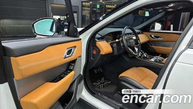 Land Rover Range Rover Velar 2022 — Şəkil 11/20