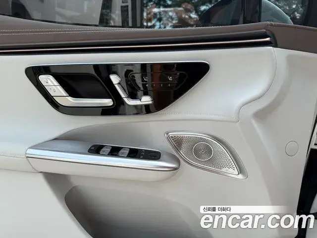 Mercedes-Benz EQE SUV 2024 — ფოტო 4/17