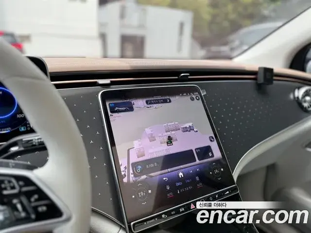 Mercedes-Benz EQE SUV 2024 — ფოტო 6/17