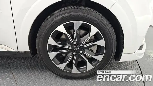 Kia Carnival 2021 — Şəkil 19/20
