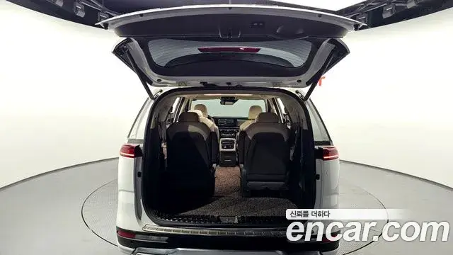 Kia Carnival 2021 — Şəkil 10/20