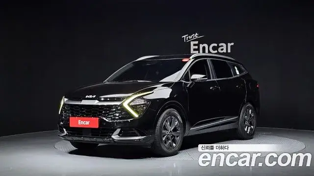 Kia Sportage 2021 — Фото 1/20