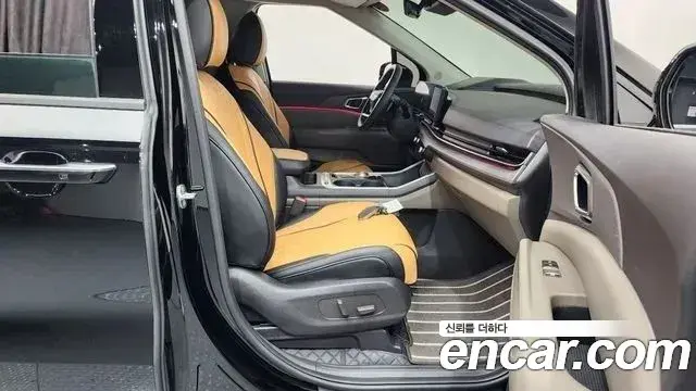 Kia Carnival 2025 — Photo 8/20