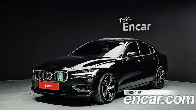 Volvo S60 2022 — ფოტო 7/20