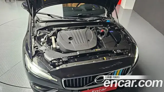 Volvo S60 2022 — ფოტო 3/20
