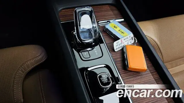 Volvo S60 2022 — ფოტო 4/20
