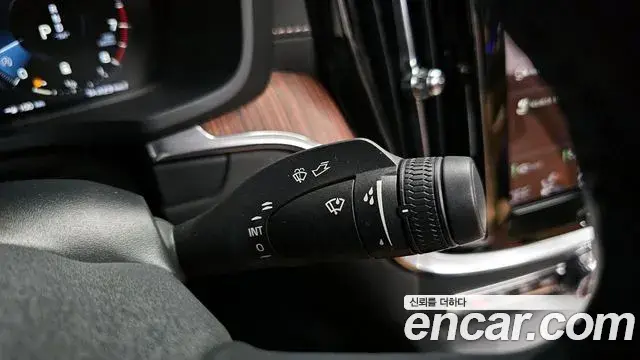 Volvo S60 2022 — ფოტო 15/20