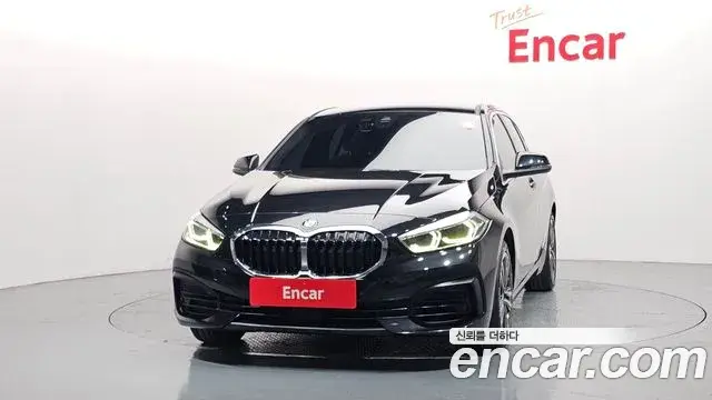 BMW 1 Series 2022 — Şəkil 17/20