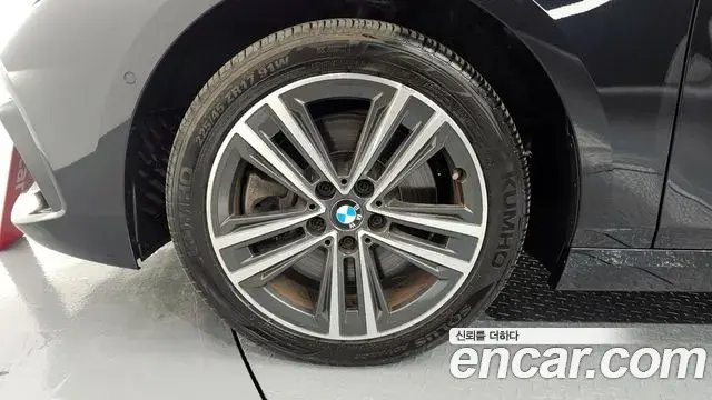 BMW 1 Series 2022 — Şəkil 8/20