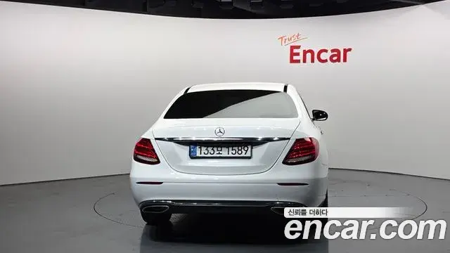 Mercedes-Benz E-Class 2019 — Şəkil 1/20