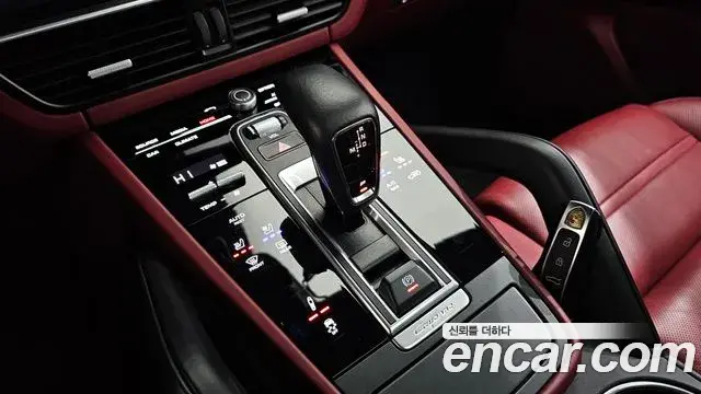 Porsche Cayenne 2022 — Photo 17/20