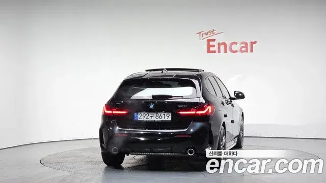 BMW 1 Series 2021 — ფოტო 18/20