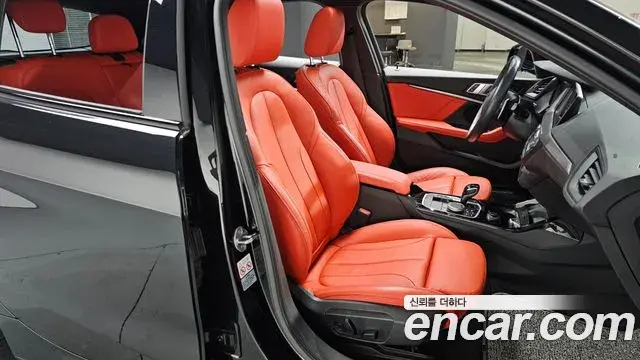 BMW 1 Series 2021 — ფოტო 17/20