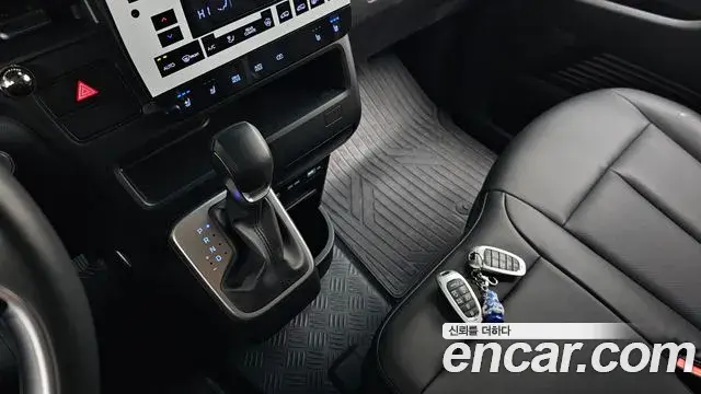 Hyundai Staria 2022 — Фото 9/20