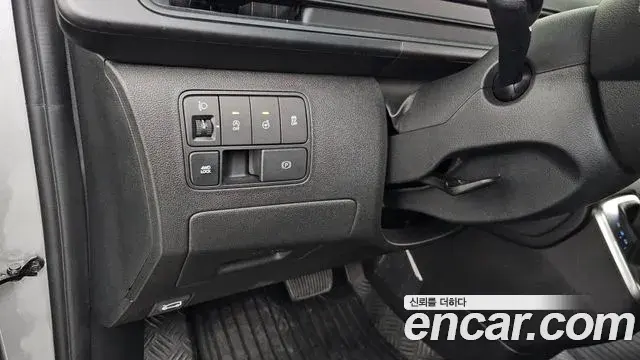 Hyundai Staria 2022 — Фото 17/20