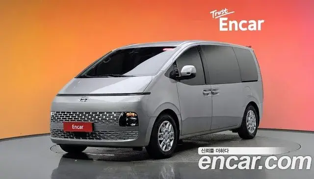 Hyundai Staria 2022 — Фото 1/20