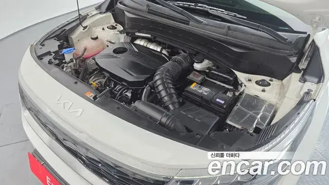 Kia Seltos 2021 — ფოტო 17/20