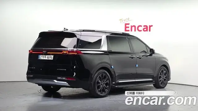 Kia Carnival 2021 — ფოტო 10/20