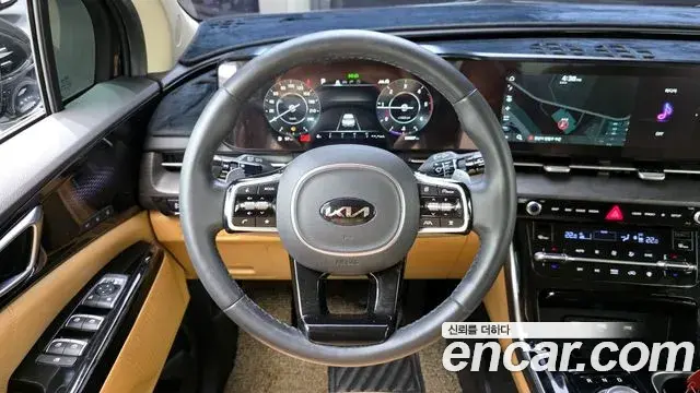 Kia Carnival 2021 — ფოტო 3/20