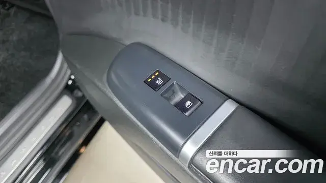 Hyundai Grandeur Hybrid 2023 — Photo 7/20