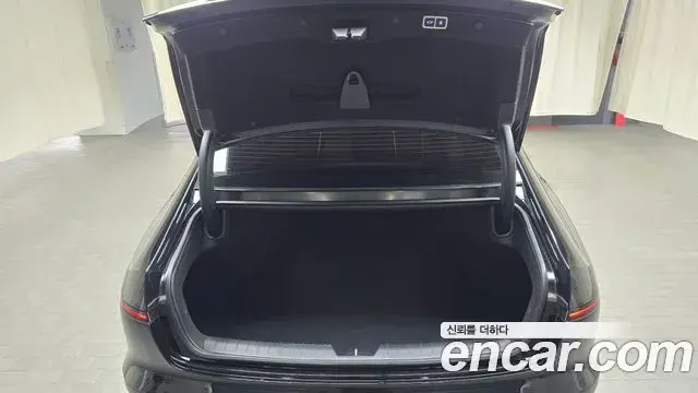 Hyundai Grandeur Hybrid 2023 — Photo 15/20