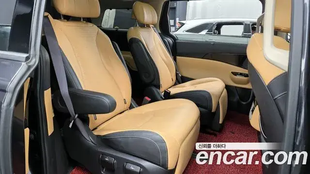 Kia Carnival 2022 — Photo 12/20