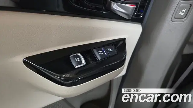 Kia Carnival 2021 — Şəkil 19/20