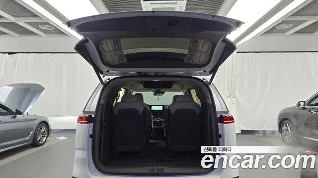 Kia Carnival 2021 — Şəkil 16/20