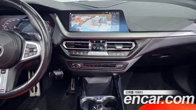 BMW 1 Series 2021 — Photo 15/20