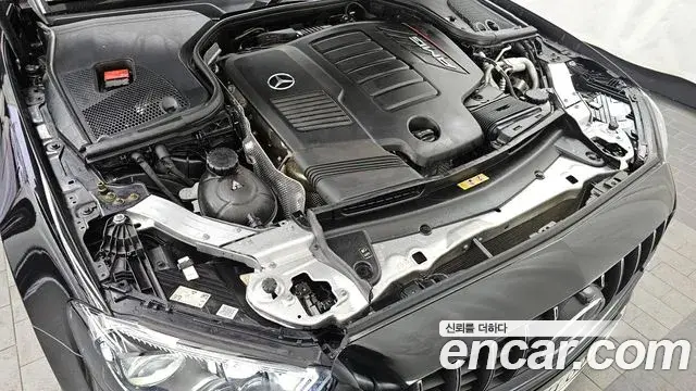 Mercedes-Benz E-Class 2021 — Photo 11/20