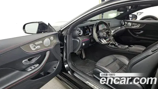 Mercedes-Benz E-Class 2021 — Photo 16/20
