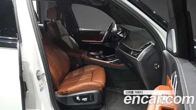 BMW X7 2021 — ფოტო 9/20