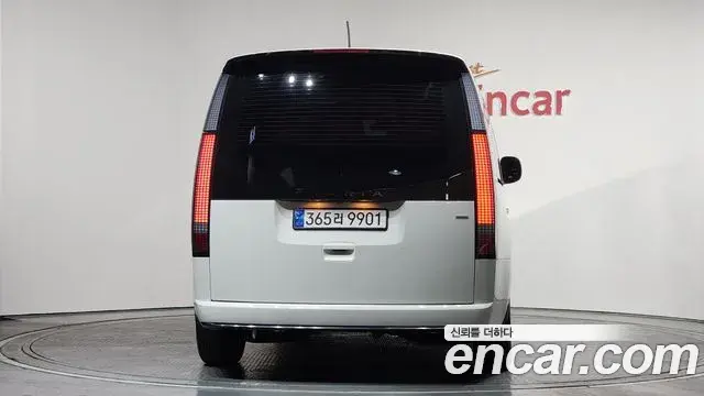 Hyundai Staria 2022 — ფოტო 3/20