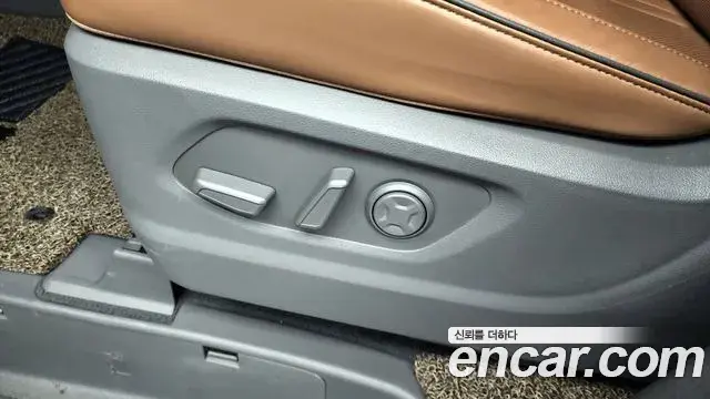 Hyundai Staria 2022 — ფოტო 19/20