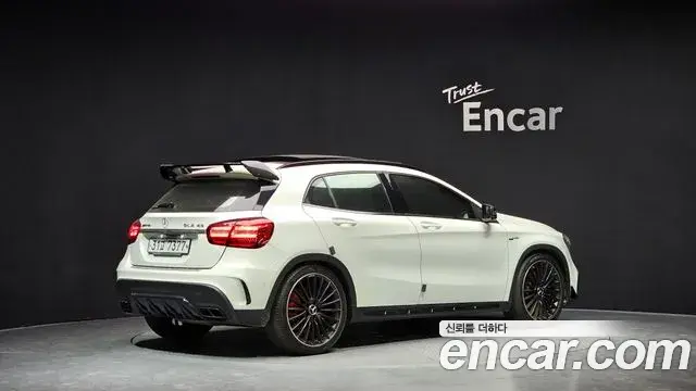 Mercedes-Benz GLA-Class 2018 — ფოტო 15/20