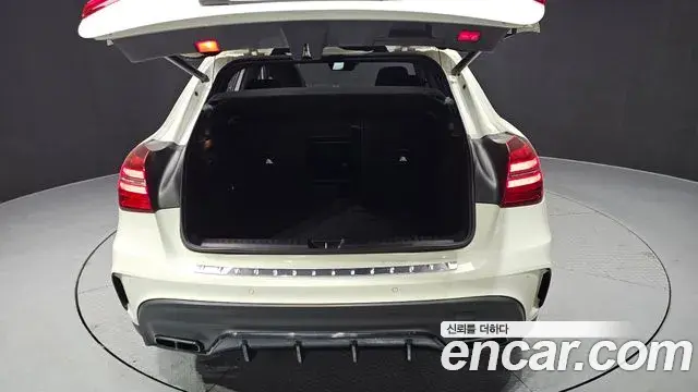 Mercedes-Benz GLA-Class 2018 — ფოტო 12/20