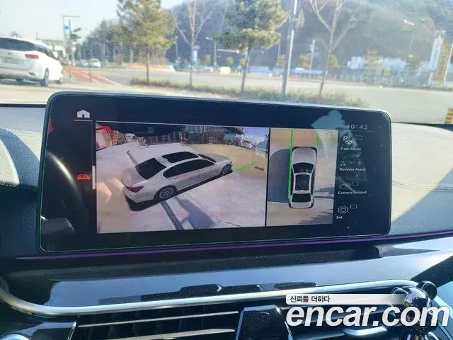 BMW 5 Series 2022 — Şəkil 8/20