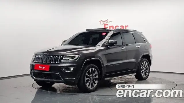 Jeep Grand Cherokee 2018 — Şəkil 10/20