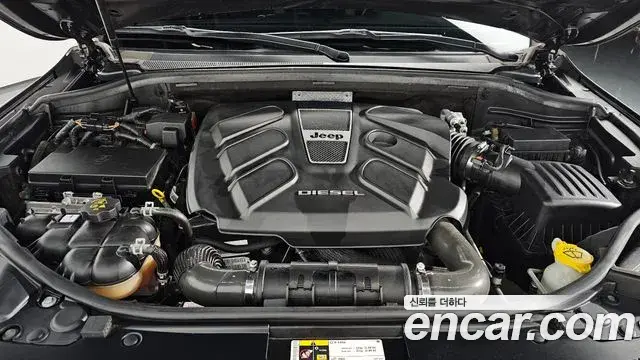 Jeep Grand Cherokee 2018 — Şəkil 13/20