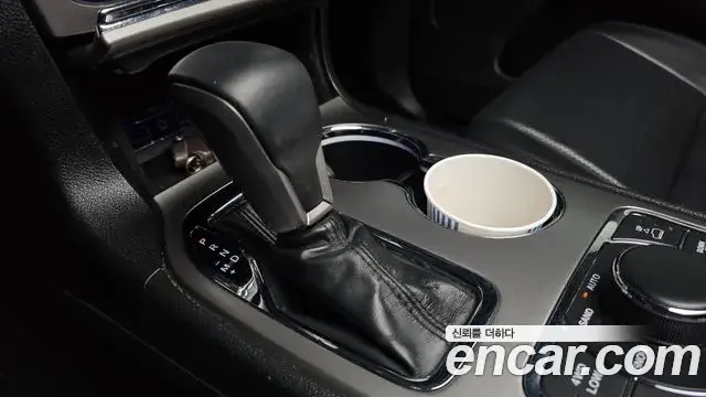 Jeep Grand Cherokee 2018 — Şəkil 8/20