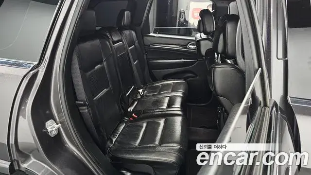 Jeep Grand Cherokee 2018 — Şəkil 3/20